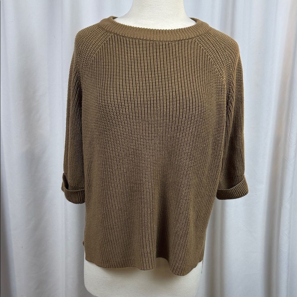 Mote brown Crew Neck Sweater with mid-length sleeves. Medium